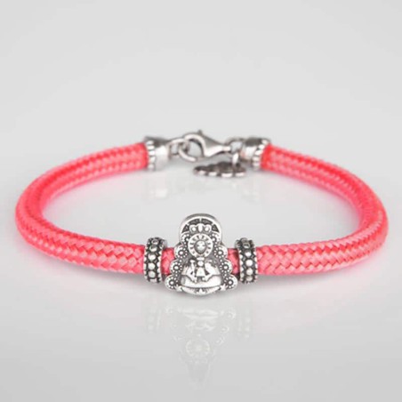 Pulsera cordón de cabo rosa con cierre mosquetón. Con Charm de Virgencita del Rocío en plata de ley. Muestra principal.