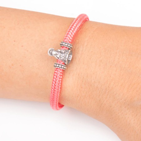 Pulsera cordón de cabo rosa con cierre mosquetón. Con Charm de Virgencita de Covadonga en plata de ley. Muestra secundaria.