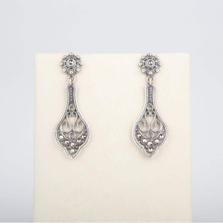 Pendientes Boton y Filigrana lágrima plata con marcasitas. Botón 8mm y Filigrana 30 x 40 mm.