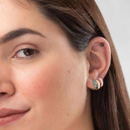 Pendientes Aro exagonal de plata de ley, esmaltados en turquesa con circonita 1mm. Bañados en oro de 18 klt. Muestra en modelo.