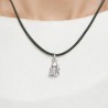 Colgante Virgencita María Auxiliadora en plata de ley con cordón de cuero con cierre plata ley. Muestra en modelo.