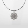Colgante BOTÓN CHARRO de Plata de Primera Ley con PERLAS y cordón de cuero negro. Muestra con cordón.