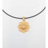 Collar Botón Charro de plata primera ley chapado en oro de 23 kt con Perlas y cordón en color negro. Muestra 2.