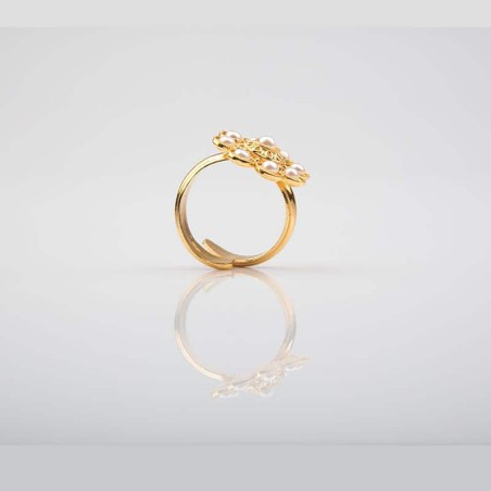 Anillo Néfele Botón Charro de plata de primera ley chapada en oro de 23 kilates. con perlas naturales. Otra muestra.