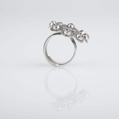 Anillo Néfele Botón Charro de plata de primera ley con Marcasitas. Grande. Otra vista.