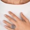 Anillo Néfele Botón Charro de plata de primera ley con Marcasitas. Grande. Muestra en modelo.