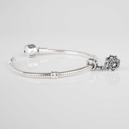 Charm Boton Charro con colgante en plata de ley para la pulsera de Pandora o similares. Muestra colocada en pulsera Pandora.