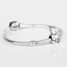 Charm Niña en plata de ley para la pulsera de Pandora o similares. Frente. Pulsera con charm.