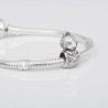 Charm de La Fallera en plata de ley para la pulsera de Pandora o similares. Detalle en pulsera.