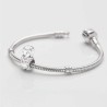 Charm Maña en plata de ley para la pulsera de Pandora o similares. Frontal. Pulsera con charm.