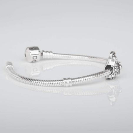 Charm Virgencita de Covadonga en plata de ley para la pulsera de Pandora o similares. Pulsera con charm.
