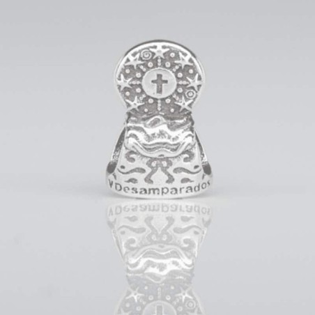 Charm Virgencita de los Desamparados "La Geperudeta" en plata de ley para la pulsera de Pandora o similares. Vista Trasera.