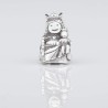 Charm de la Virgencita María Auxiliadora en plata de ley para la pulsera de Pandora o similares. Vista frontal.