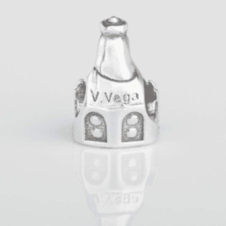Charm Virgencita de la Vega en plata de ley para la pulsera de Pandora o similares. Vista trasera.