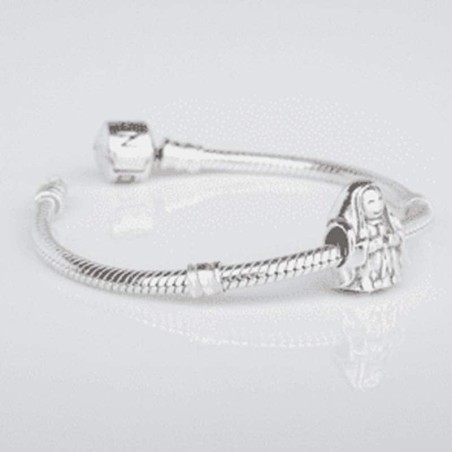 Charm de la Virgencita de Lourdes creada por plata de ley para la pulsera de Pandora o similares. Pulsera con charm.