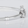 Charm Virgencita de la Almudena en plata de ley para la pulsera de Pandora o similares. Muestra en pulsera.