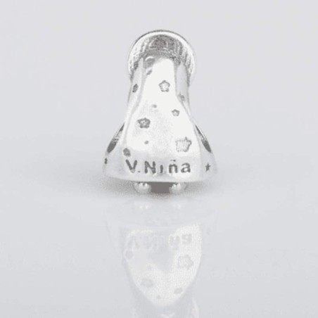 Charm Virgencita Niña en plata de ley para la pulsera de Pandora o similares. Vista frontal. Vista trasera.