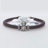Pulsera de cuero marrón con cierre mosquetón, con charm de Virtencita de los Desamparados en plata de ley. Muestra principal.